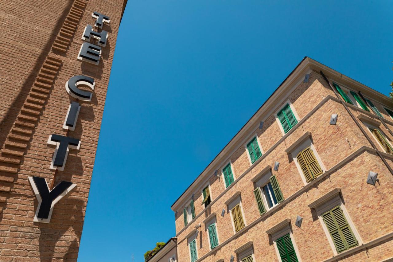The City Hotel Анкона Екстериор снимка