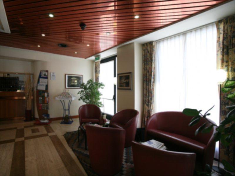 The City Hotel Анкона Екстериор снимка